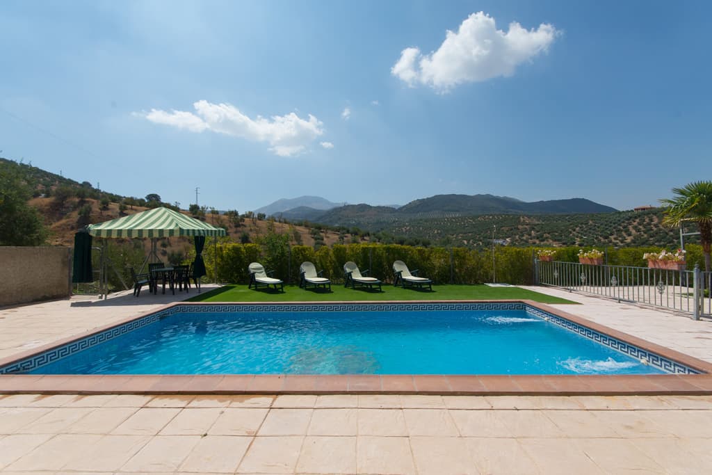 Casa rural con piscina y entorno natural